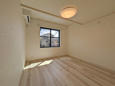 神奈川県横浜市南区中島町2-47付近のアパート1棟の間取り