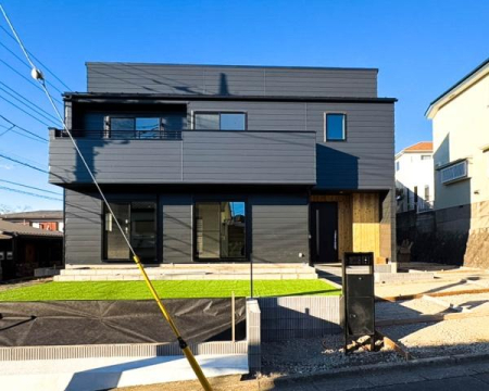 神奈川県横浜市青葉区大場町の新築一戸建ての現地外観写真