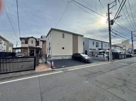 神奈川県横浜市青葉区市ケ尾町の新築一戸建ての現地外観写真