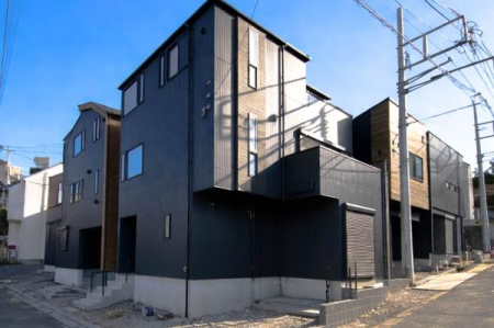 神奈川県横浜市南区大岡1丁目の新築一戸建ての現地外観写真