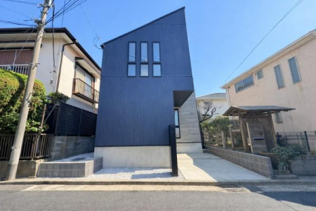 神奈川県横浜市南区大岡3丁目の新築一戸建ての現地外観写真