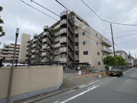 神奈川県川崎市川崎区四谷上町の中古マンションの現地外観写真