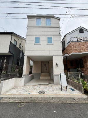 神奈川県横浜市旭区鶴ケ峰2丁目の中古一戸建ての現地外観写真