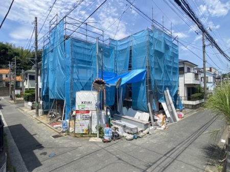 神奈川県横浜市金沢区釜利谷南2丁目の新築一戸建ての現地外観写真
