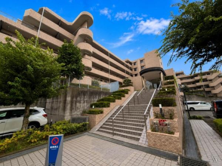 神奈川県川崎市高津区久地4丁目の中古マンションの現地外観写真