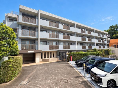 神奈川県横浜市南区永田台の中古マンションの現地外観写真